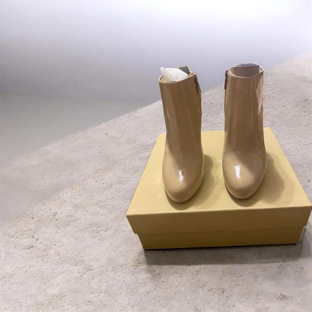 Sergio Rossi Glossy Beige Ankle Boots